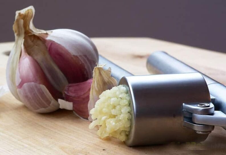 Bawang bodas sareng bawang ti parasit